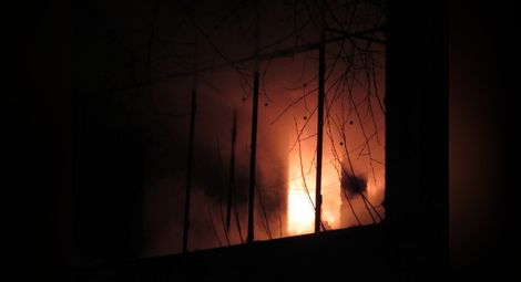 Късо съединение в радиатор запалило опустошителния пожар в центъра на Русе