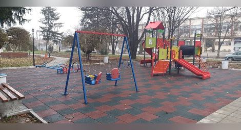 Новата детска площадка в Мартен.           Снимка: Община Русе