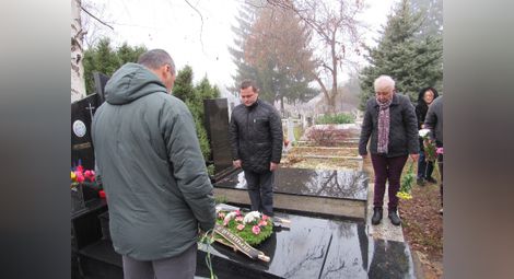 Майката на загиналия в Кербала Антон Петров: 18 години са и много, и малко. Болката расте и неговата липса е все по-осезаема