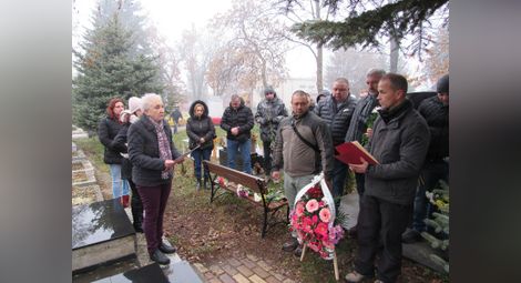 Майката на загиналия в Кербала Антон Петров: 18 години са и много, и малко. Болката расте и неговата липса е все по-осезаема