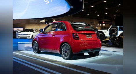 Новият електрически FIAT 500 е звезда на изложението за потребителска електроника в Лас Вегас