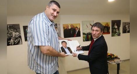 Вальо Йорданов и Любо Ганев с кътове в обновения Музей на спорта