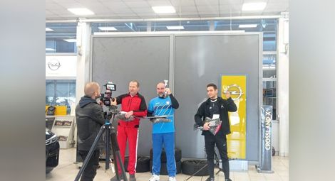 Виктор Петров победи с точка Иван Банчев в суперфинала за купата на „Автосвят“