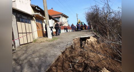 Свлачището във Ветово, което тръгна през януари тази година, е последното регистрирано в областта.            Снимка: Архив