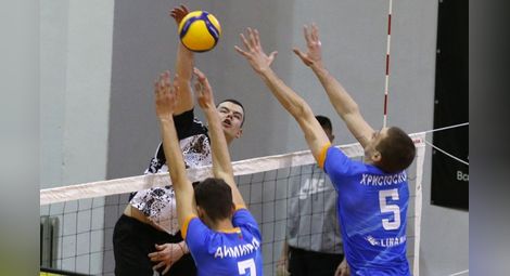 Волейболният „Дунав“ поведе срещу „Славия“, но допусна обрат