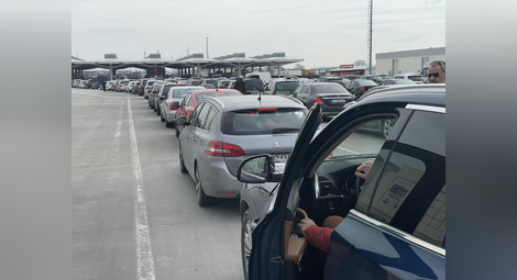 Километрична опашка и хиляди български автомобили на входа на Турция
