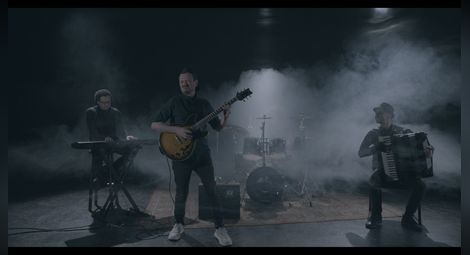 &bdquo;Вековна рапсодия&ldquo; или когато класиката прегърне прогресив рока..  Калоян Куманов събира Шопен и Бетовен, в компанията на Стунджи, Миро Турийски и Миро Иванов