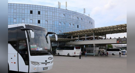 Билетите за автобус поскъпват с 50 процента