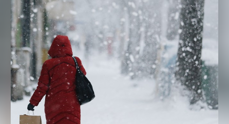Зимата се завръща: Валежи ще обхванат цялата страна