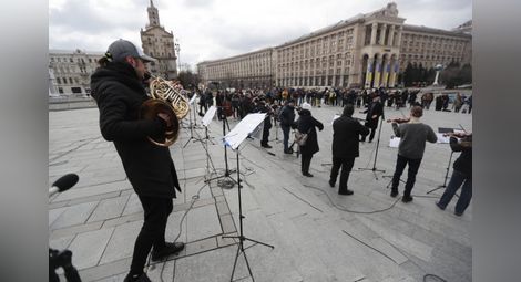Концерт на Майдана повдига духа на жителите на града