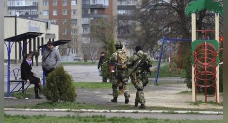 Нов щурм срещу Славянск, има убити и ранени