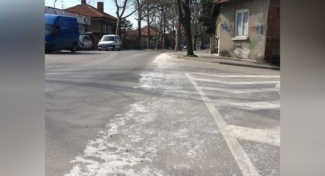 Улиците в Русе засипани със сол,  „Нелсен“ обещава почистване до дни
