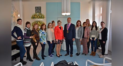 Русенската детска градина "Пинокио" се запозна с чешката образователна система в рамките на проект по програма Еразъм+