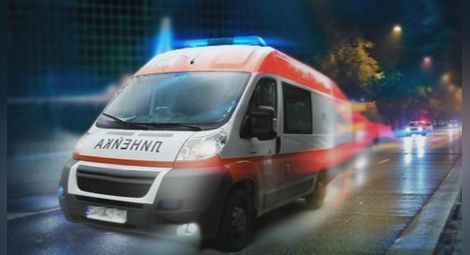 Дете е с опасност за живота, след като пропадна през покрива на търговски център в Плевен