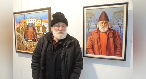 Ради Неделчев пред един от автопортретите си на изложбата, с която отбеляза 80-годишния си юбилей. Снимка: Архив „Утро“