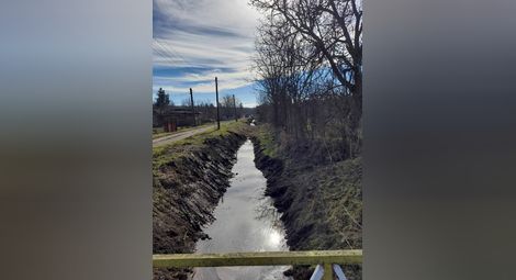 Продължава превантивното почистване на деретата в община Русе