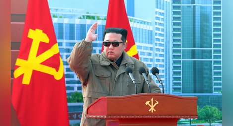 Култ: Северна Корея отбелязва 10 г. от управлението на Ким Чен Ун