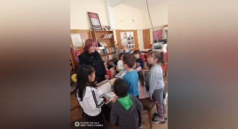 Деца превзеха библиотеката в Караманово
