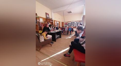 Деца превзеха библиотеката в Караманово