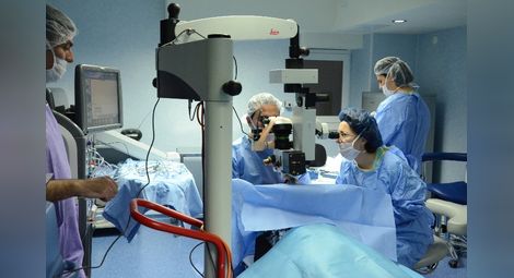В „Медика“ направиха първите безшевни операции на ретината