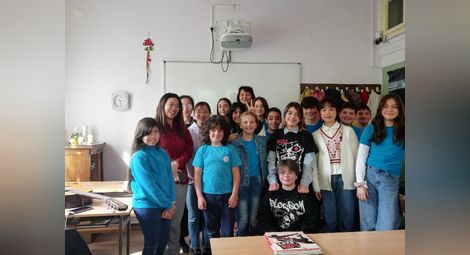 Училището по изкуствата посрещна студентки от Китай