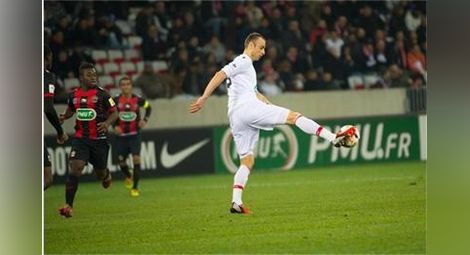 Бербатов пак изумява Франция, два голa и асистенция при победа на „Монако“