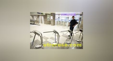 Жена с онкологично заболяване се хвърли пред мотриса в метрото