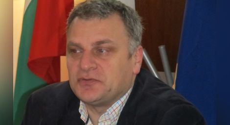 Петър Курумбашев напуска парламента
