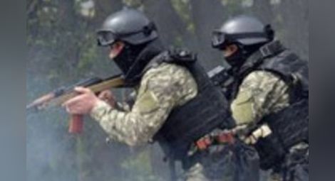 Киев щурмува Славянск, опълченците свалиха 2 хеликоптера