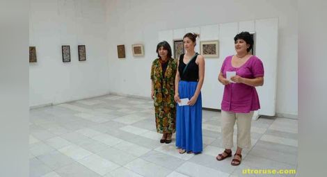 Фин рисунък и арабски мотиви  показват художнички от Гюргево