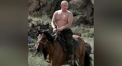 Обама се шегува с Путин за голи снимки