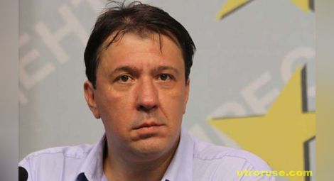 Явор Куюмджиев: Таксата за повторно включване на тока е незаконна 