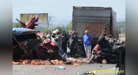 МВР: Несъобразена скорост на румънски ТИР е причина за кървавата катастрофа на „Хемус“