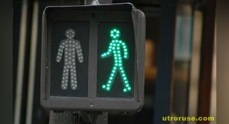 Сменят човечето на пешеходните светофари