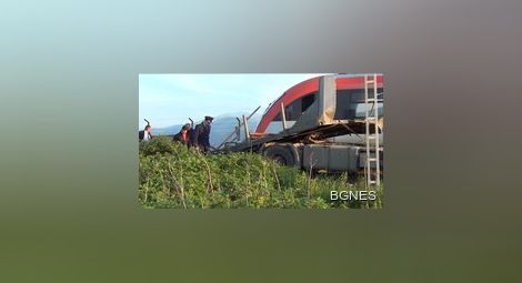 Две жени в тежко състояние след влаковата катастрофа