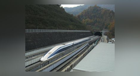 Китай пуска влак стрела до Северна Америка
