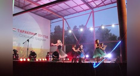 Танцьорите от „Стар денс“ направиха премиера в молдовския град Тараклия