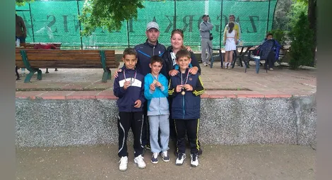Тенисът в „Приста“ жъне успехи в Русе и Трявна