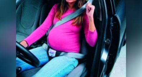 Учени: Бременните да не сядат зад волана - опасно е!