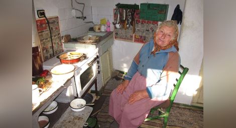 Нагли нощни обири на пенсионери хвърлиха в паника беленското село Дряновец