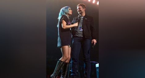 Емоционален концерт за Лейди Гага в Лас Вегас! Брадли Купър я изненада на сцената
