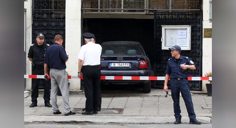 Шофьорът на варненското "Ауди" се врязал в турското посолство заради убит в Турция брат /галерия/