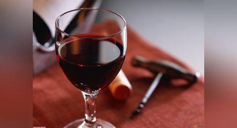 Червеното вино е полезно за зъбите