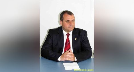 Искрен Веселинов пита кмета Стоилов за кортовете