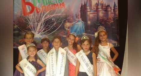 8-годишната Ралица се окичи с короната на „Малка Мис България“