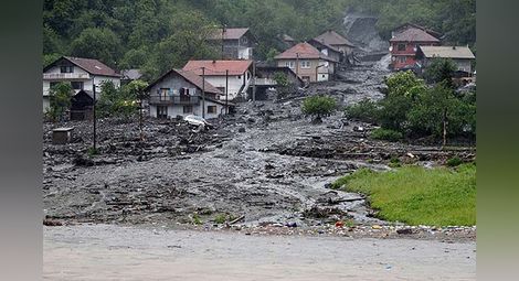 80 000 разселени заради наводненията в Босна