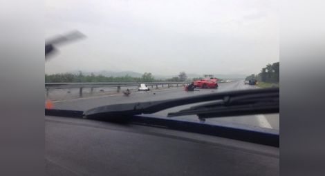 Свръх луксозно Ферари катастрофира тежко на магистрала "Тракия"
