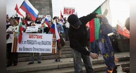 Западът в страх от руското влияние в България