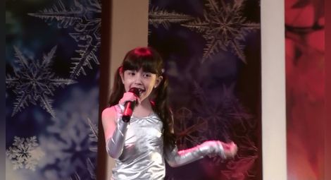 8-годишната Тереза Тодорова пее с „Ку-ку-бенд“ на Слави