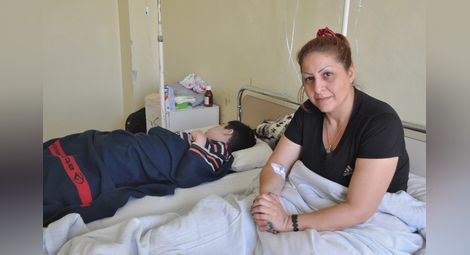 Иранка и тежко болното й дете приети по спешност в болницата